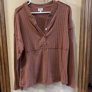 Like New BKE long sleeve top
